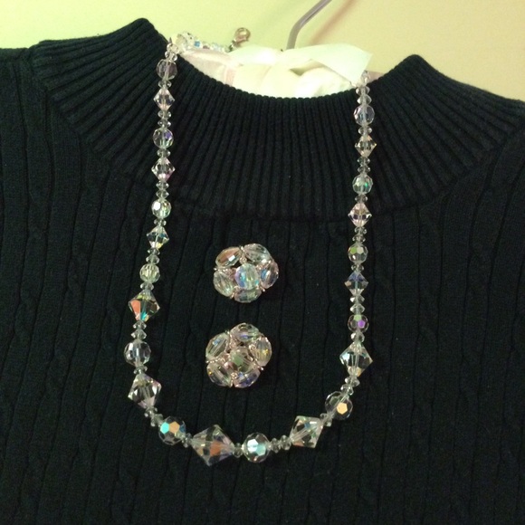 Vintage Aurora Borealis crystal faceted necklace & earrings - Picture 3 of 3